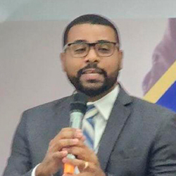 Dr.-Alan-Roque
